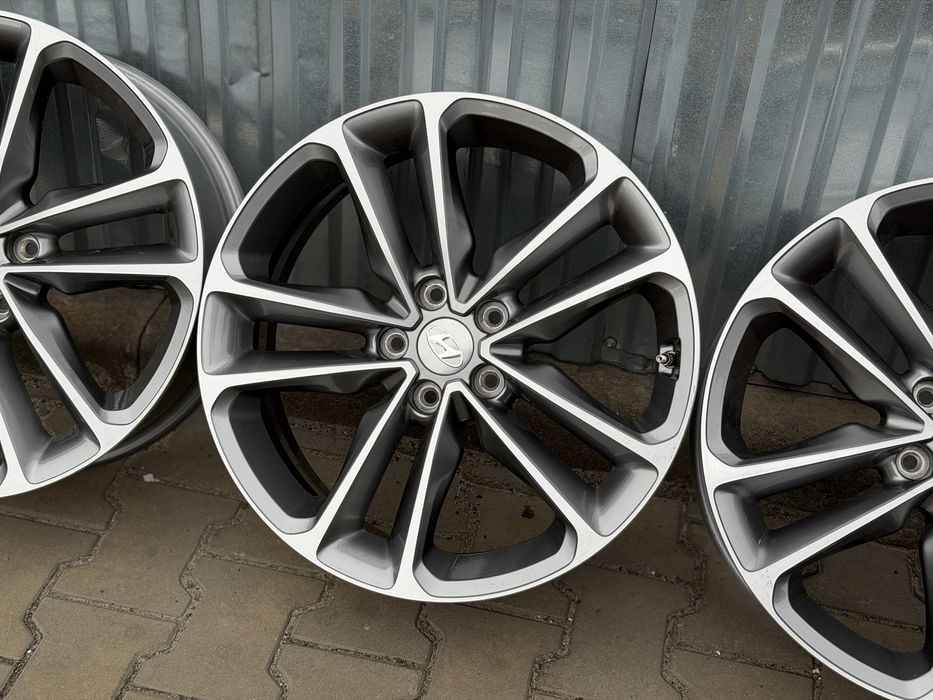 Диски оригінальні HYUNDAI 5/114.3 R19 7.5J ET49.5 комплект 4шт чудовий стан