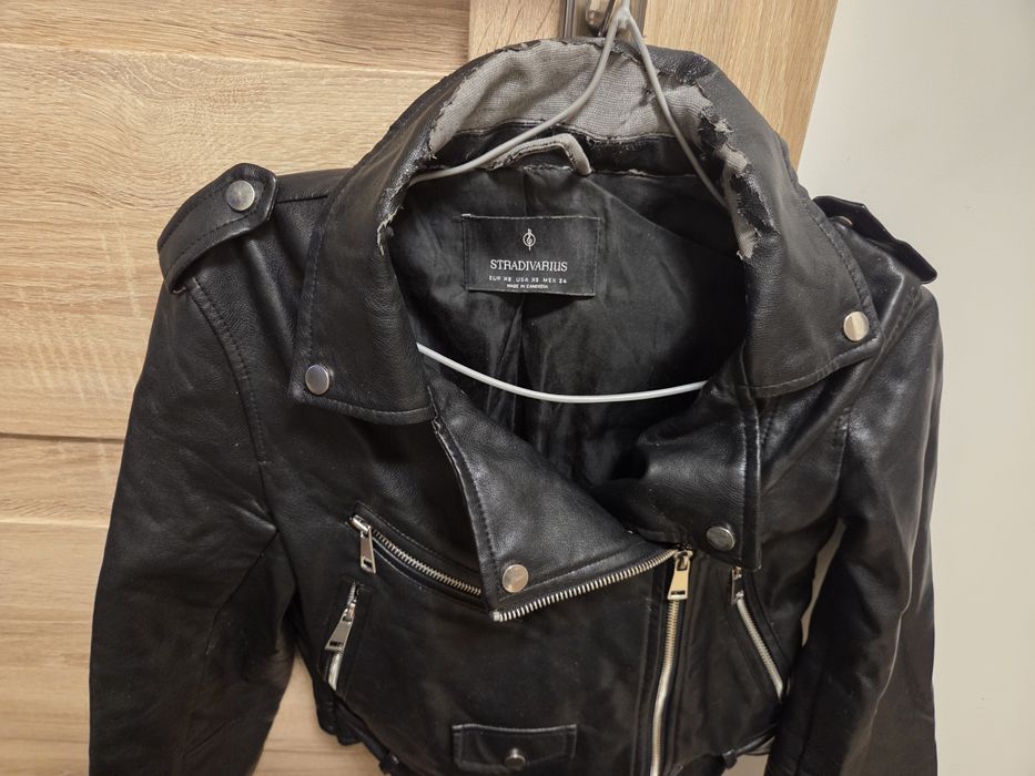 Czarna ramoneska kurtka skórzana eko skóra biker jacket Stradivarius