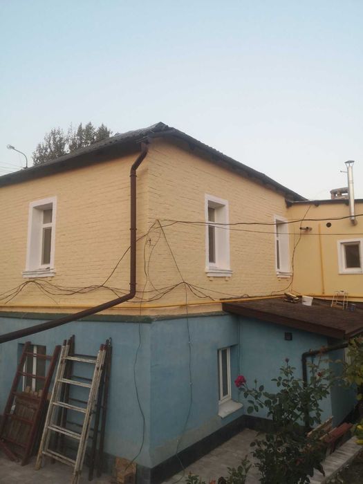 Персикова фасадна фарба Aura Luxpro Residens