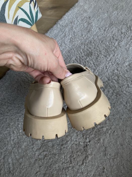 Beżowe mokasyny Zara 38