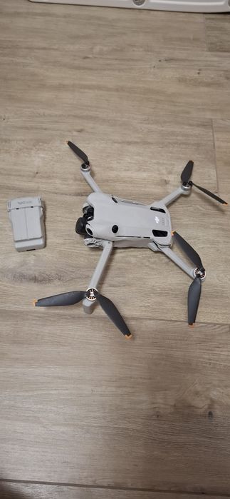 Dron DIJ 4 pro    uszkodzony