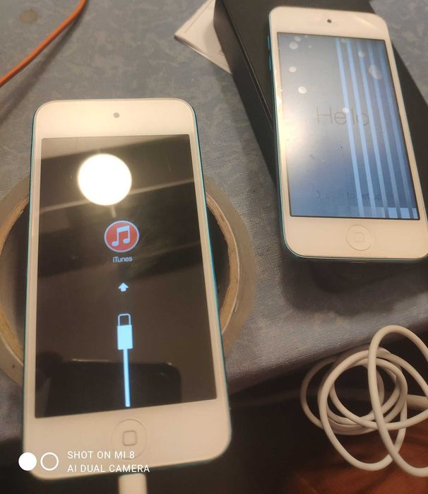 2 Ipod Touch Azul model A1421 com avaria (X8)