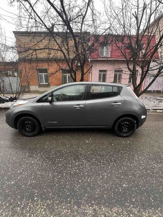 Продам Nissan Leaf 40квт