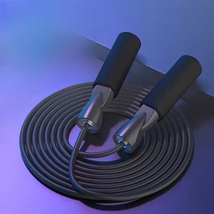 Скакалка регулируется  для прочных фитнес-упражнений