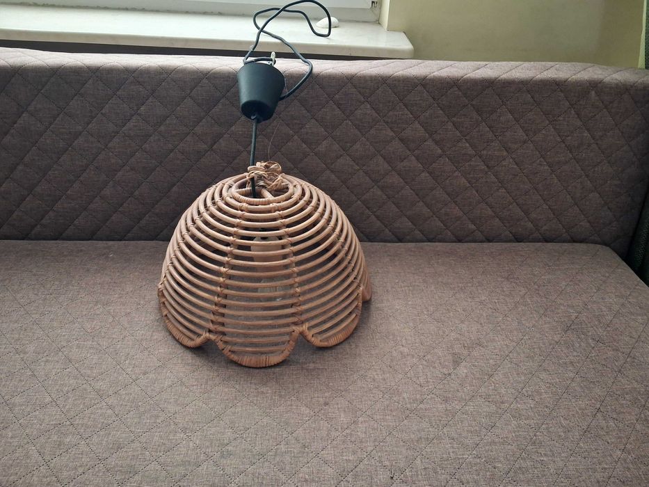 Lampa chińska wiklinowa, używana