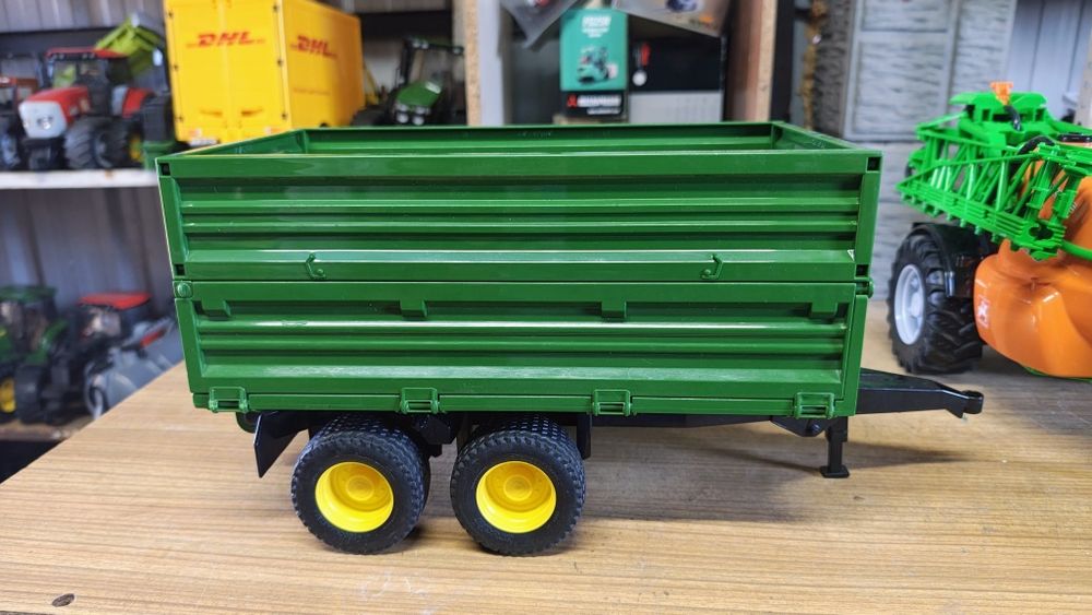 Bruder przyczepa z kiprem