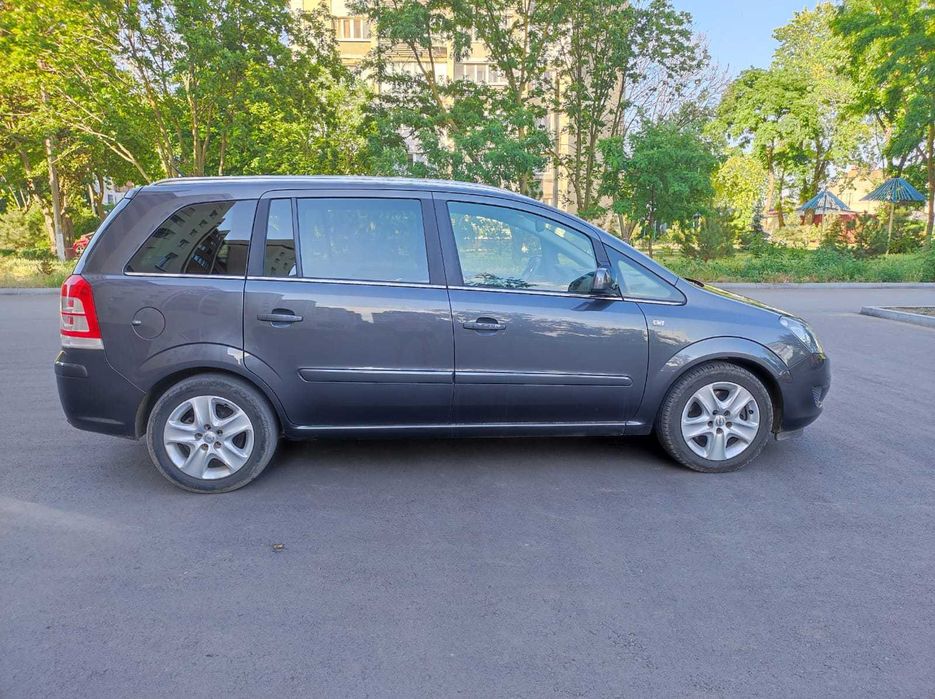 Opel zafira 2011