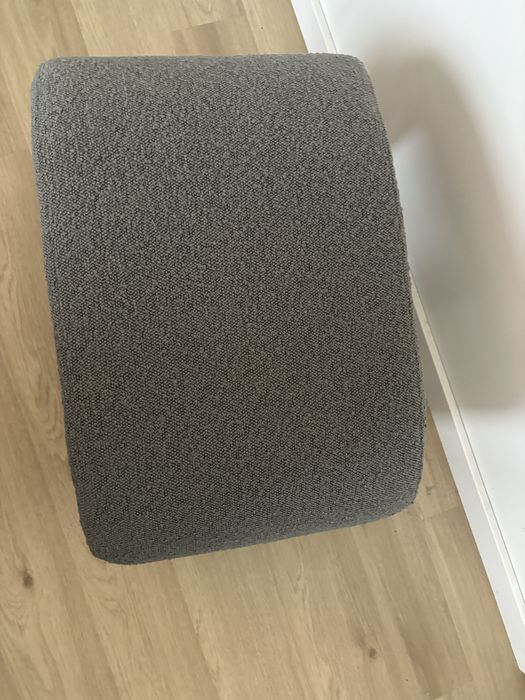 Pufa, stołek tapicerowany boucle Penelope Westwing