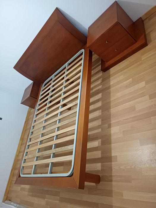 Cama de casal em cerejeira