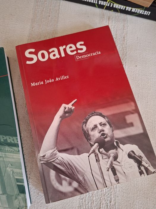 Mário Soares dois livros por Maria João Avillez