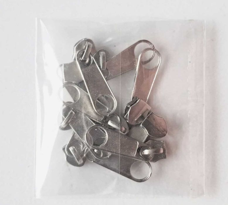 бисер мелкий  стразы  бусины  для рукоделия