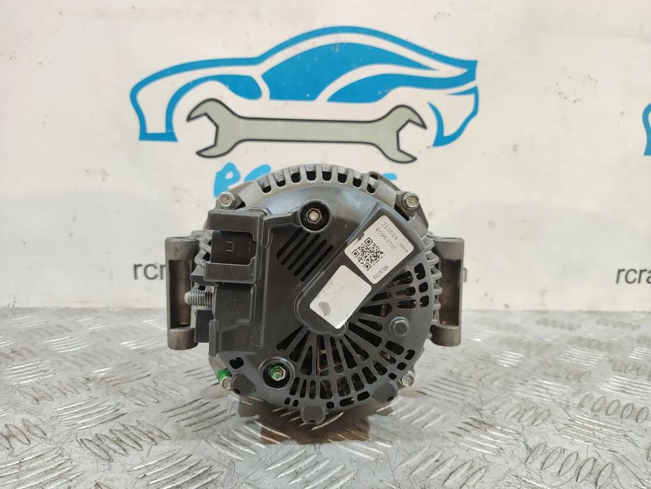 Alternador Valeo TG17C026 proveniente de um motor Mercedes 3.0 CDI V6