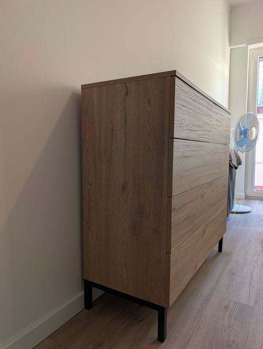 Cómoda natural com 5 gavetas – já montada – 140€ (negociável)