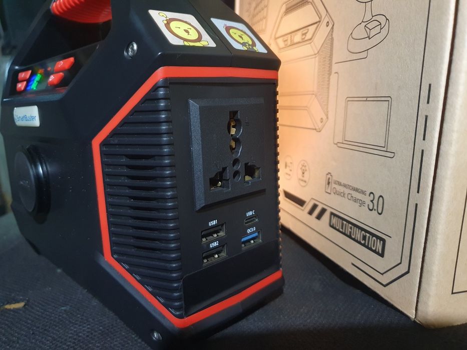 Повербанк 220 V + сонячна панель