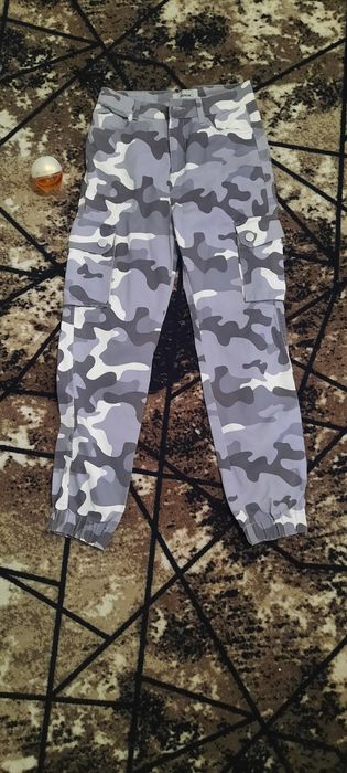 Джинси різних розмірів від xs-L