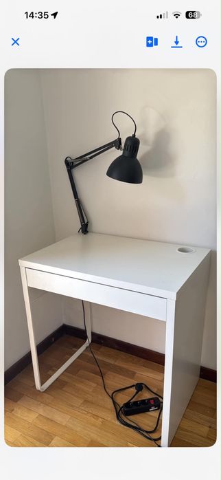 Secretária com candeeiro embutido ikea