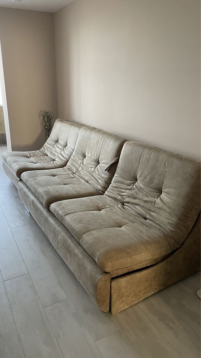 Продам шкіряний диван КЕДР з двома кріслами в комплекті