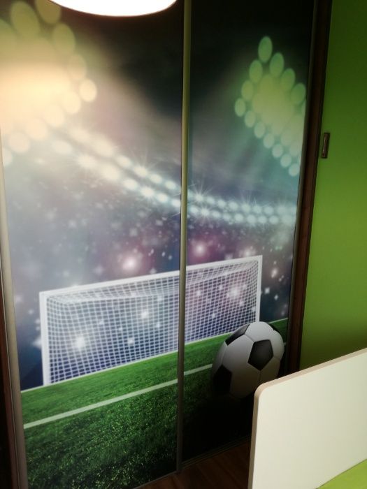 Oklejanie witryn szyb Folia mrożona, przyciemniająca, reklamy Poznań