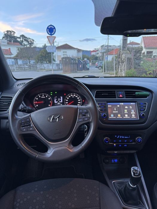 Hyundai i20 1.0 T-GDi (100cv) | 2019 | Apenas 71.700 km