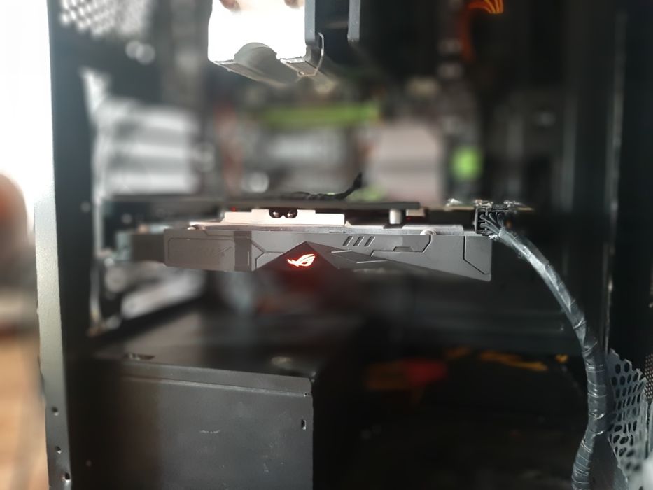 Продам Rx 570 series Asus Strix 4 gb