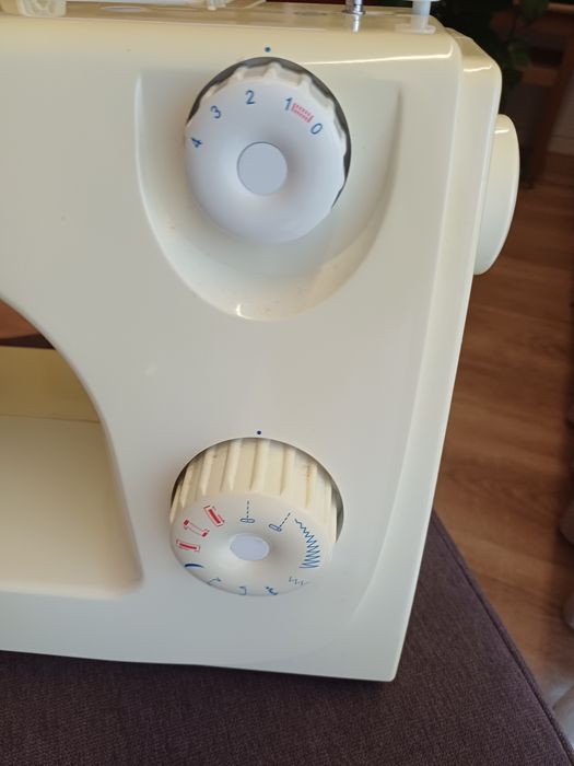 Máquina de costura eletrica Singer 8280