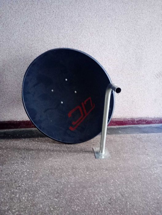 czarna czasza satelitarna to model marki LTC 80cm