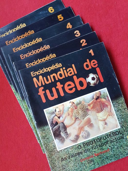 Enciclopedia Mundial de Futebol  (Livraria Bertrand ) tudo 10 Eur