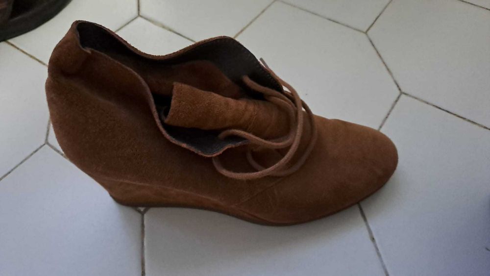 Sapatos de Senhora - Camurça Castanha- Como novos