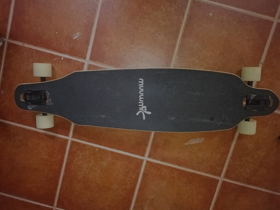 Skate longboard.