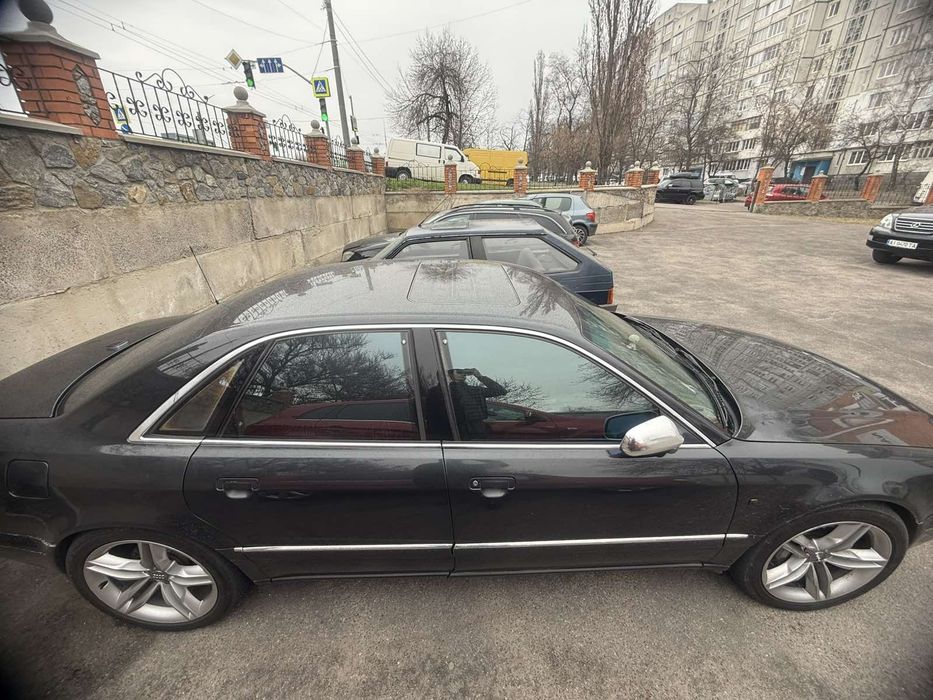 Ауді а8д2 1998року..