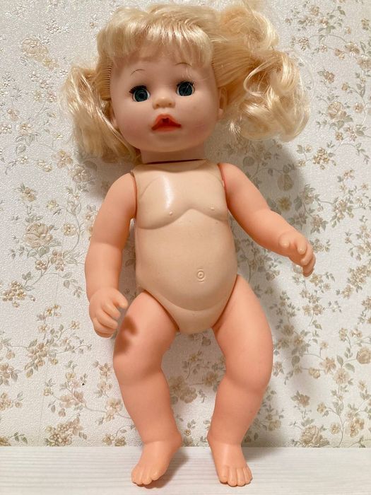 Лялька    ,кукла," розмовляє,"