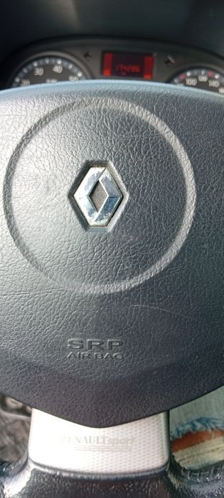 Renault Clio com alguns extras do Clio spore