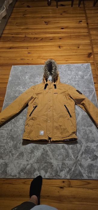 Pomarańczowa kurtka typu parka w rozmiarze XXL