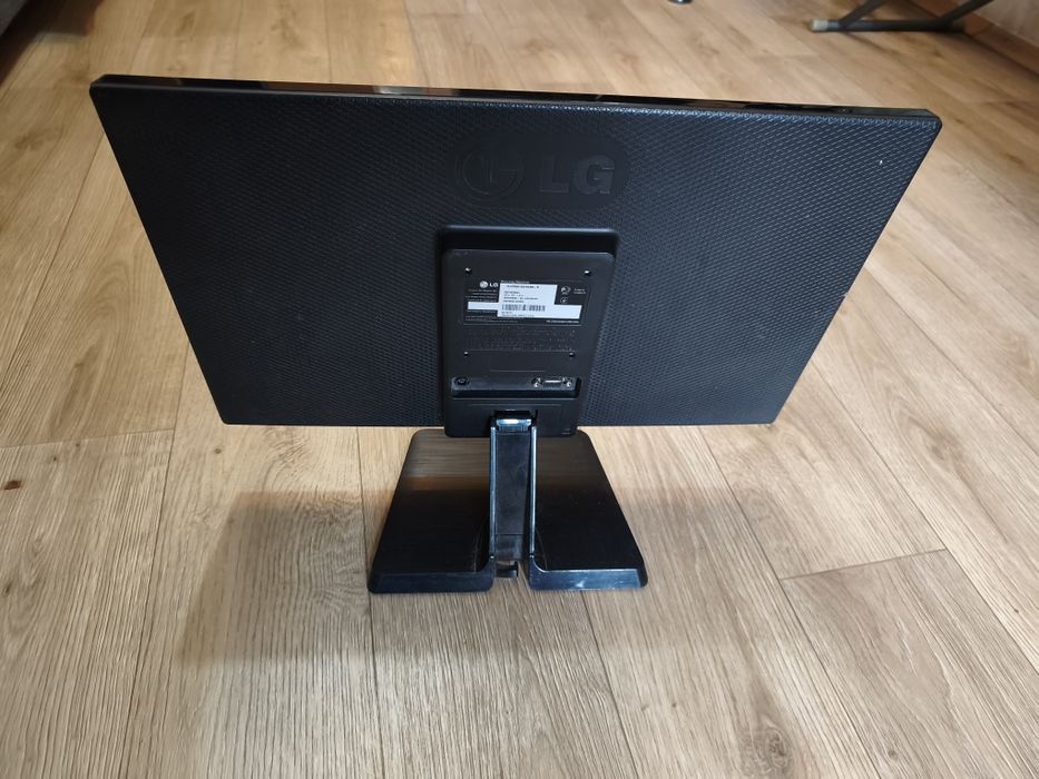 LED монітор 20" LG Flatron 20EN33SS-B / Екран для ПК