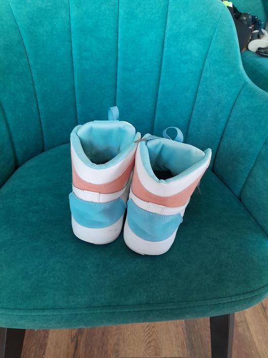 Sportowe buty młodzieżowe