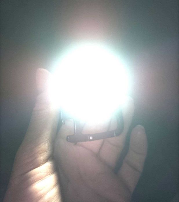 Потужний багатофункціональний LED ліхтарик