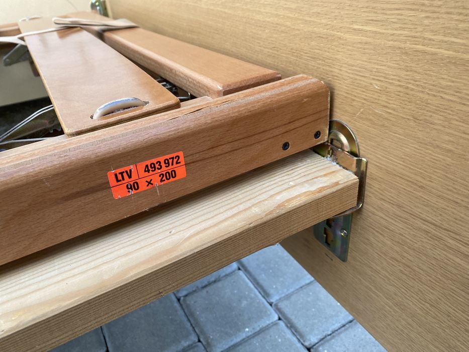 Кровать с ортопедическими ламелями