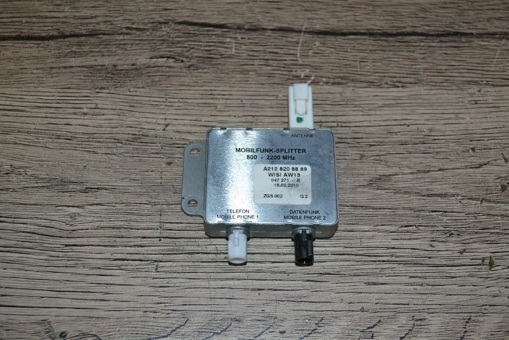 MERCEDES WZMACNIACZ ANTENOWY 2128208889