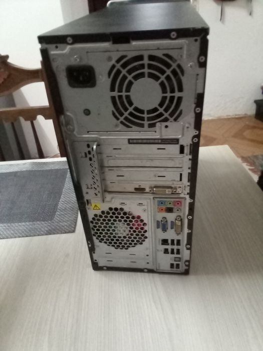 Torre de PC " HP" i5 de CPU