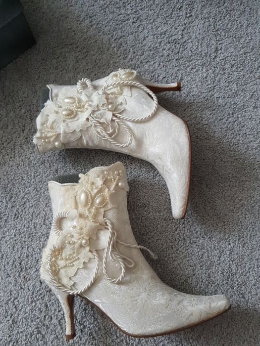 Весільне взуття,Свадебные сапоги belen donate 37р.,весільні сапожки