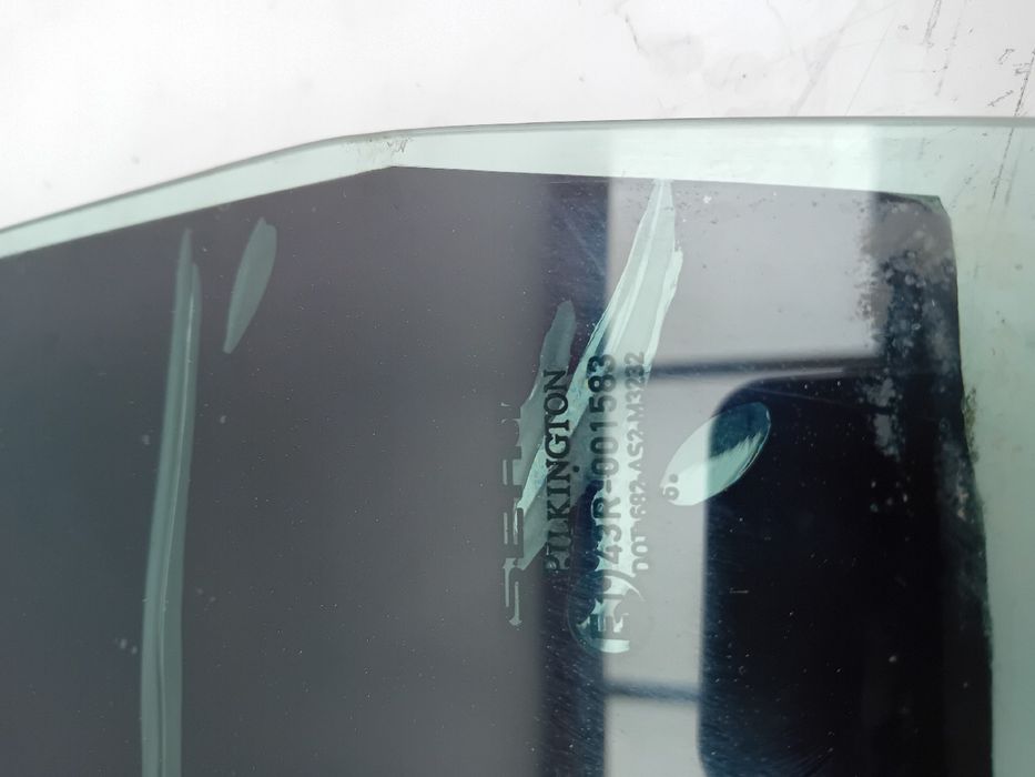 Vidro porta trás esquerdo SEAT Leon (1P1)