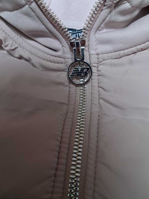 США Куртка жіноча New Balance Softheal торг розмір М