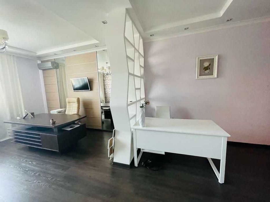 Зніміть шикарний простір для роботи Жилянська вул., 118