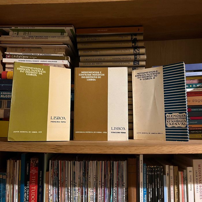 Monumentos e Edifícios Notáveis do Distrito de Lisboa (3 volumes)