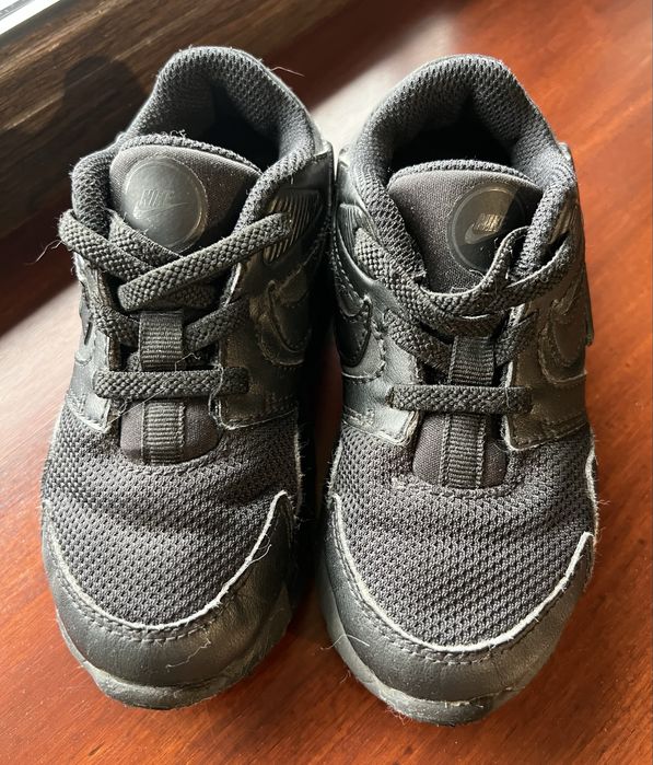 дитячі кросівки Nike.