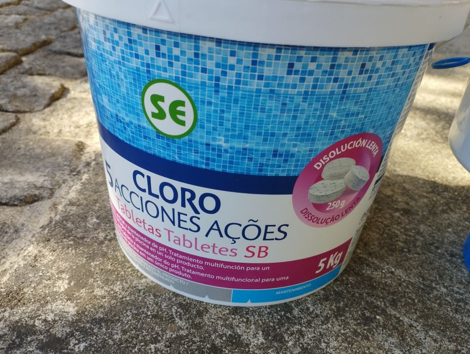 Pastilhas 5 em 1 para piscina e 5 colchões de piscina