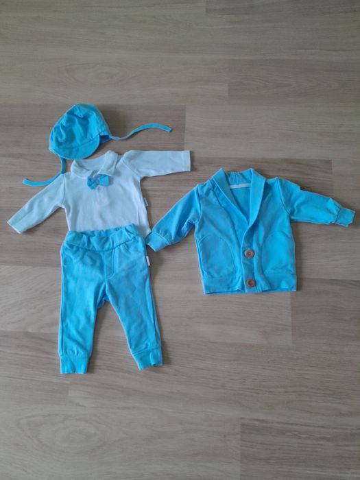 Komplet chłopięcy, Body,Spodnie, Bluza rozpinana, Czapka. Nicol