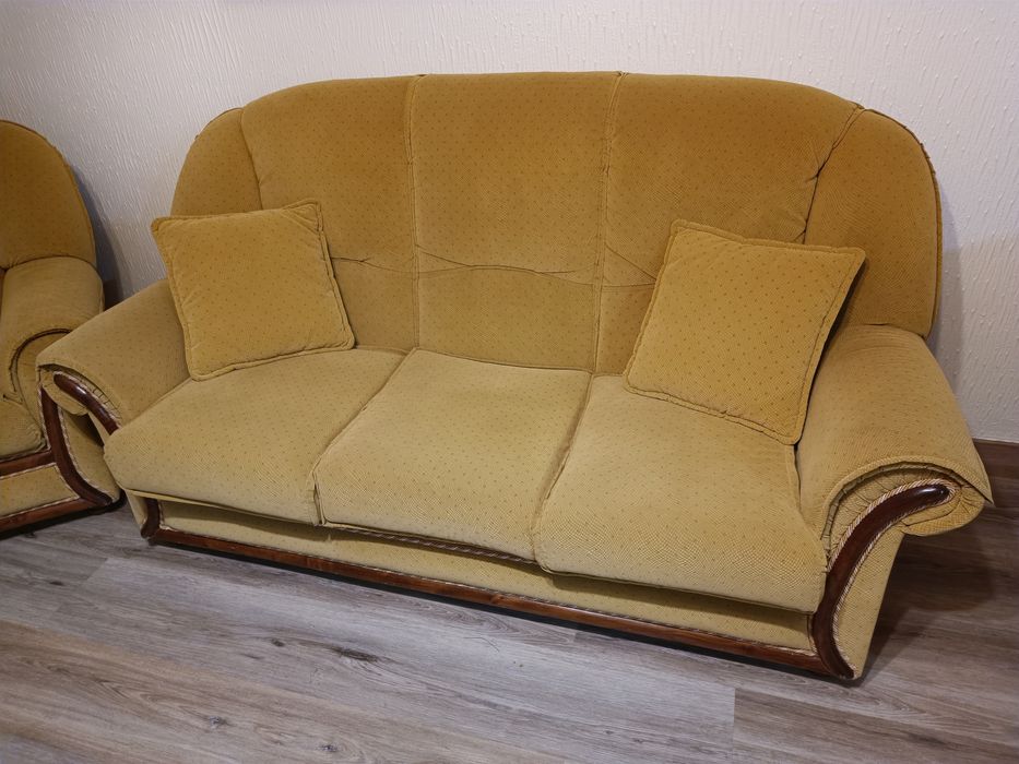 Conjunto de três sofás