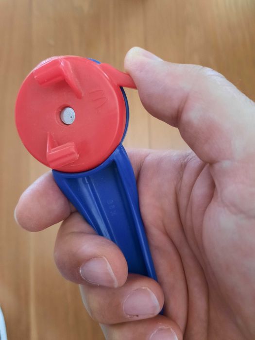 Beyblade Lançador com mola automática