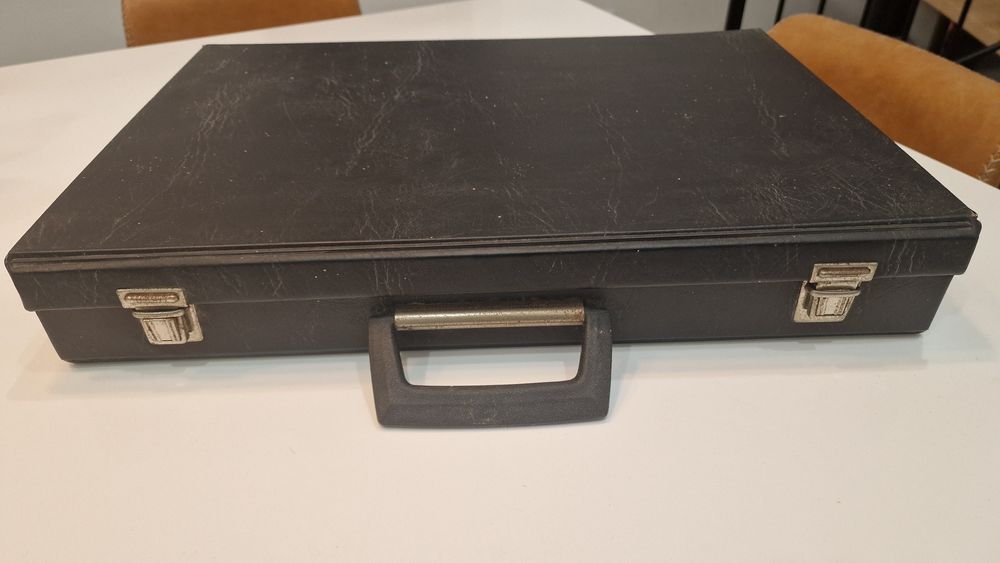 Porta cassetes áudio vintage incl. 50 cassetes